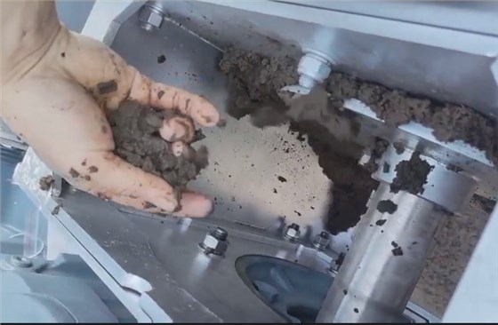 疊螺機出泥狀態(tài)